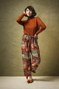 Hot One Hundred Stars Country Toile Berry Crepe Pants