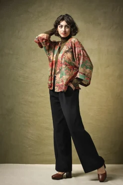 Hot One Hundred Stars Country Toile Berry Kimono