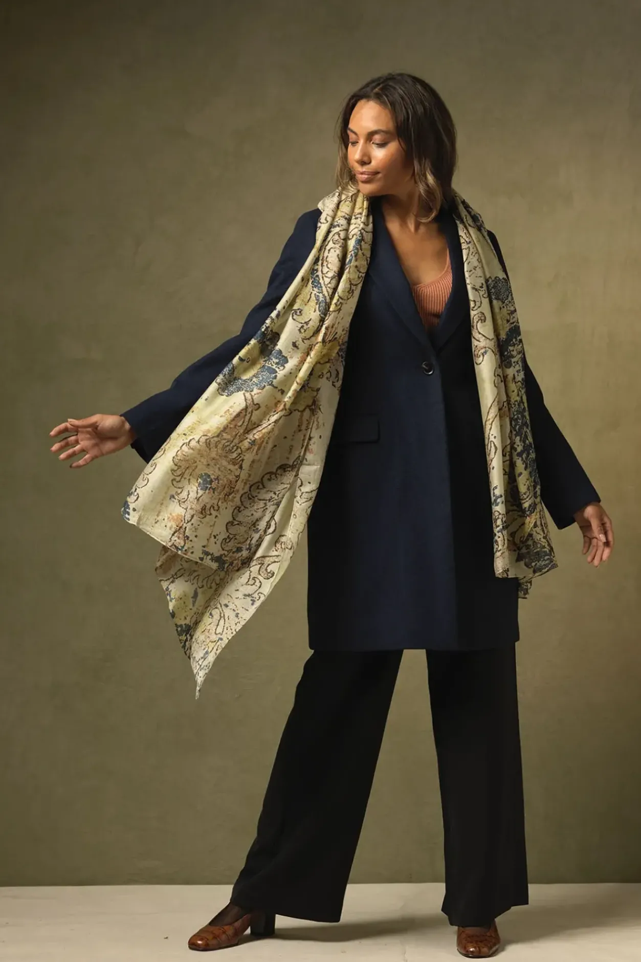 Hot One Hundred Stars Dhurrie Taupe Scarf