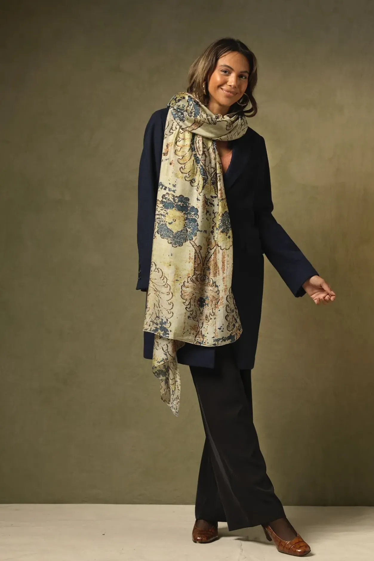 Hot One Hundred Stars Dhurrie Taupe Scarf