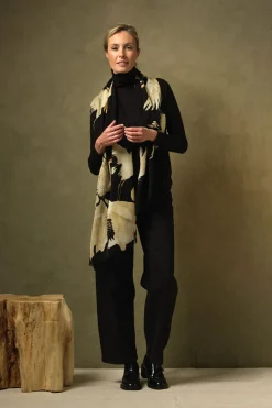 New One Hundred Stars Stork Black Wool Scarf