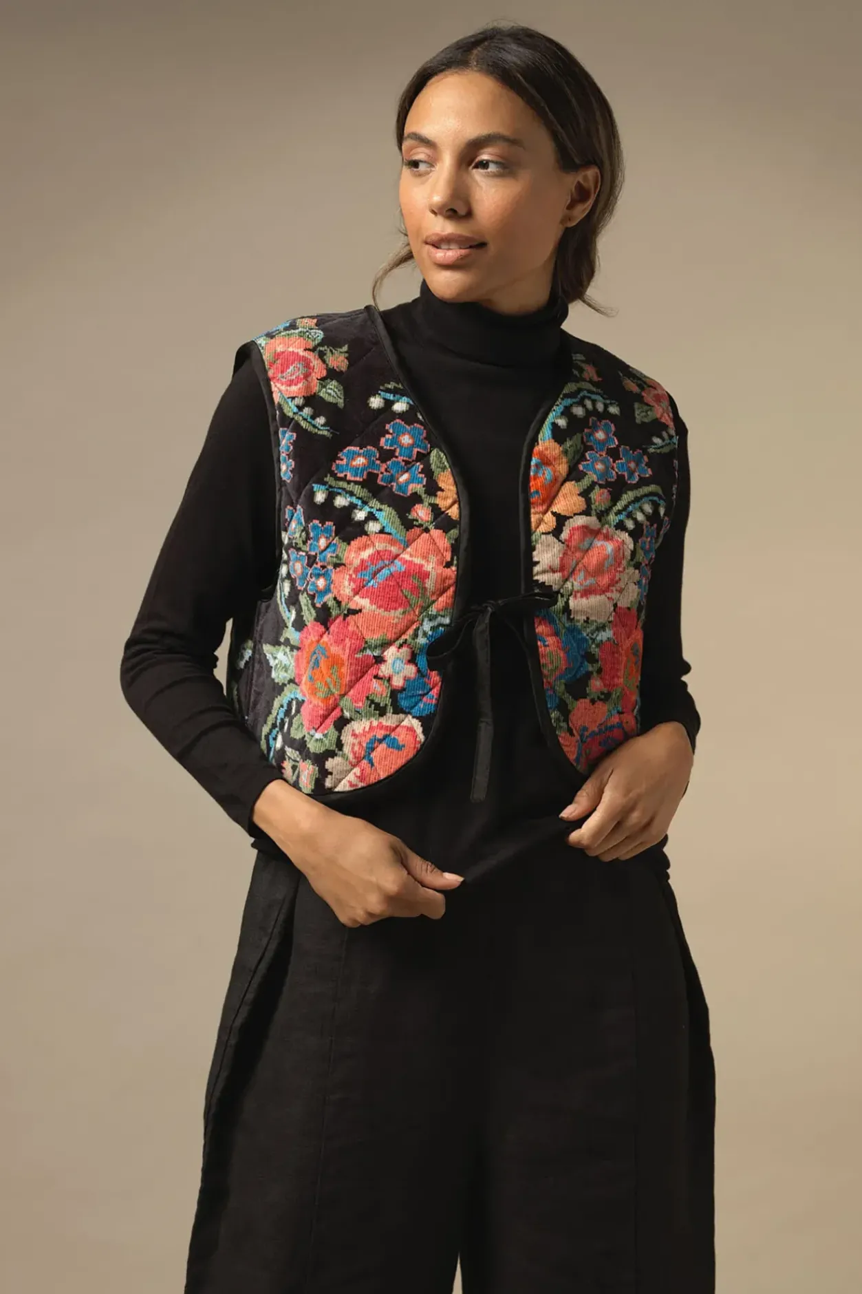 Clearance One Hundred Stars Woven Flower Black Gilet